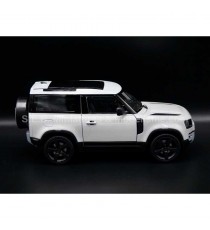 LAND ROVER DEFENDER FROM 2020 WHITE 1:24-26 WELLY right side