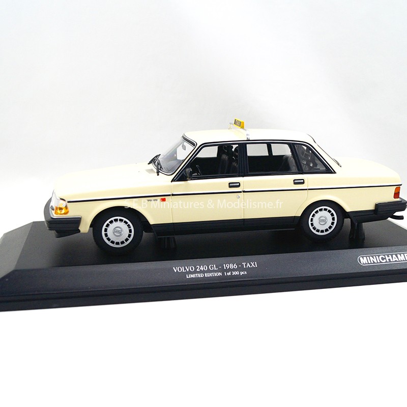 VOLVO 240 GL TAXI ALLEMAND 1986 - 1:18 MINICHAMPS AVEC SOCLE