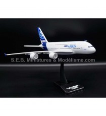 AIRBUS A380 WHITE WITH BASE NEW RAY right front