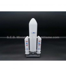 ARIANE 5 SPACE KIT WHITE WITH BASE 1:170 NEW RAY