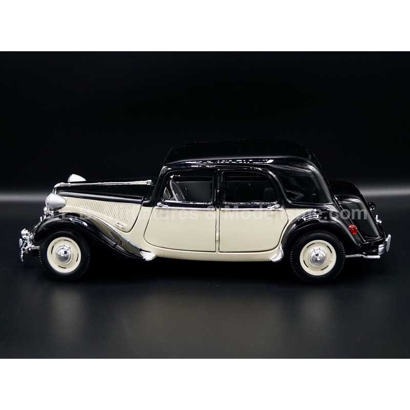 CITROËN TRACTION 15CV 6CYL FROM 1952 BLACK / CREAM 1:18 MAISTO left side