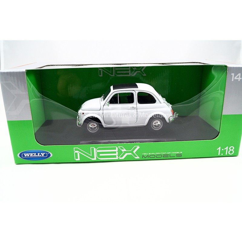 FIAT 500 DE 1957 BLANCHE 1:18 WELLY côté gauche