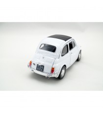 FIAT 500 1957 WHITE 1:18 WELLY back side