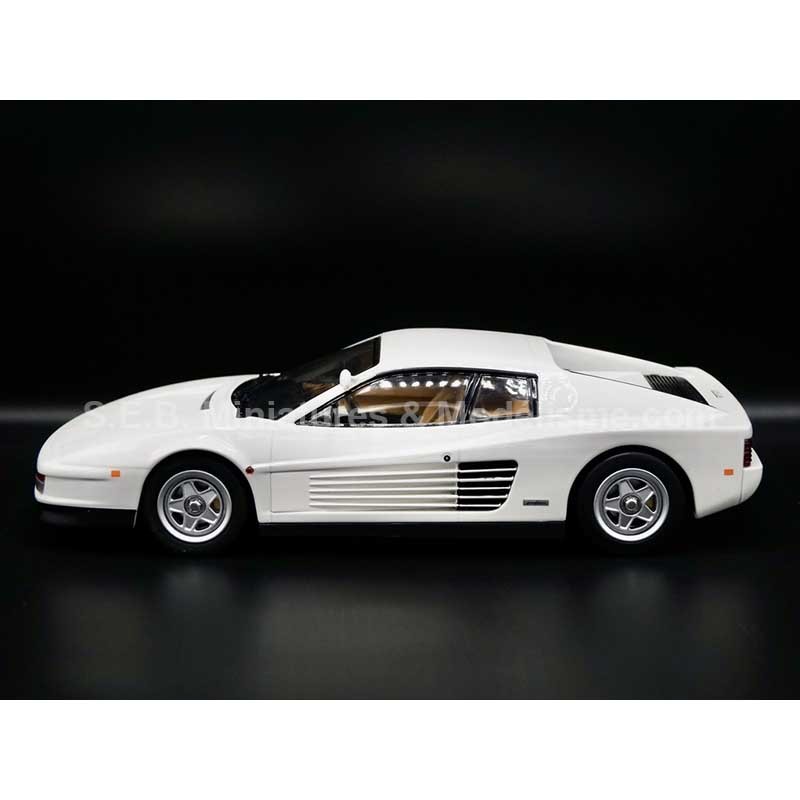 FERRARI TESTAROSSA MONOSPECCIO DE 1984 MOVIE "Miami Vice" 1:18 KK-SCALE vue de côté gauche FERRARI TESTAROSSA MONOSPECCIO DE 1984 MOVIE "Miami Vice" 1:18 KK-SCALE vue de côté gauche