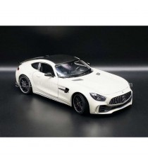 MERCEDES AMG GTR C190 WHITE 1:24 WELLY right front