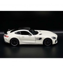 MERCEDES AMG GTR C190 WHITE 1:24 WELLY right side