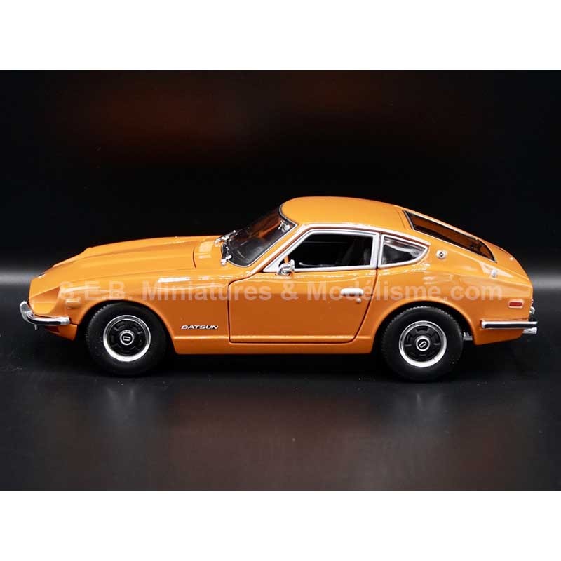 DATSUN 240Z DE 1971 ORANGE 1:18 MAISTO vue de côté gauche