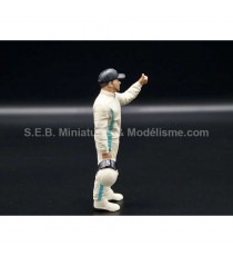 RACING LEGEND PILOT FIGURE YEAR 2000 WHITE 1:18 AMERICAN DIORAMA right side