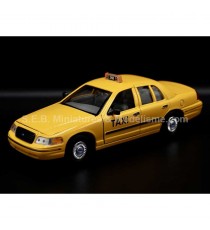 FORD CROWN VICTORIA TAXI NYC 1999 YELLOW 1:24 WELLY left front