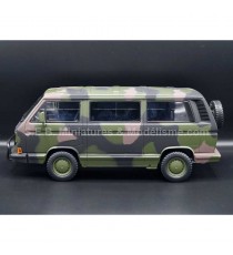 VW COMBI T3 BUS DE 1987 SYNCRO MILITAIRE 1:18 KK SCALE vue de côté gauche