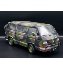 VW COMBI T3 BUS DE 1987 SYNCRO MILITAIRE 1:18 KK SCALE vue avant droit