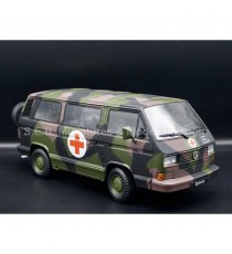 VW T3 BUS SYNCRO FROM 1987 MILITARY AMBULANCE 1:18 KK SCALE front right