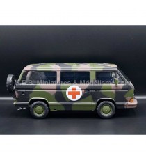 VW COMBI T3 BUS DE 1987 SYNCRO AMBULANCE MILITAIRE 1:18 KK SCALE vue de côté droit