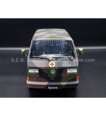 VW COMBI T3 BUS DE 1987 SYNCRO AMBULANCE MILITAIRE 1:18 KK SCALE face avant