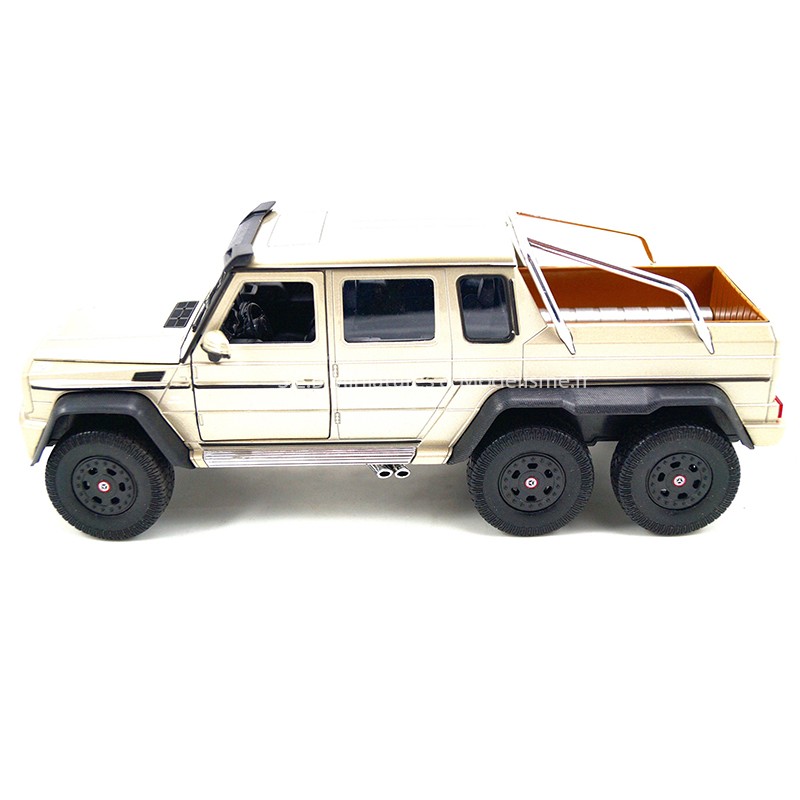 MERCEDES-BENZ AMG G63 6X6 CHAMPAGNE 1:24 WELLY, CÔTÉ GAUCHE MERCEDES-BENZ AMG G63 6X6 CHAMPAGNE 1:24 WELLY, CÔTÉ GAUCHE