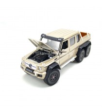 MERCEDES-BENZ AMG G63 6X6 CHAMPAGNE 1:24 WELLY, CAPOT OUVERT
