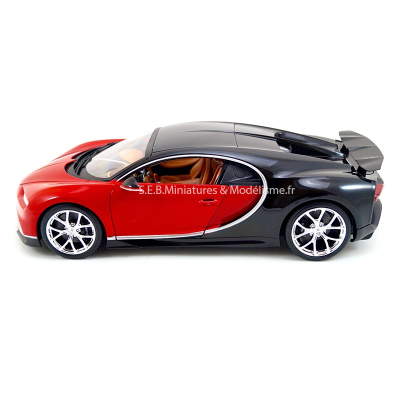 BUGATTI CHIRON ROUGE / NOIR 1:18 BURAGO Côté gauche