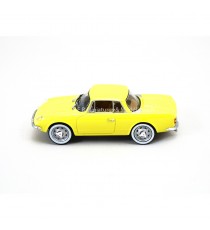 RENAULT ALPINE A108 COUPÉ 2+2 1961 JAUNE 1/43 UNIVERSAL HOBBIES côté gauche
