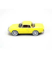 RENAULT ALPINE A108 COUPÉ 2+2 1961 JAUNE 1/43 UNIVERSAL HOBBIES côté gauche