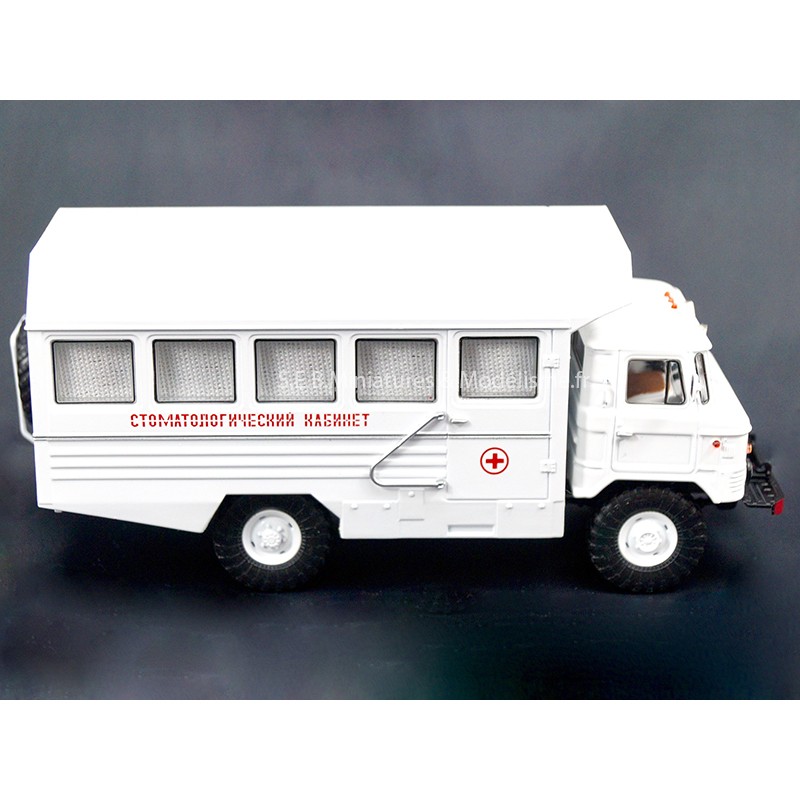 GAZ 66 KSP-2001 CAMION CABINET DENTAIRE MOBILE MILITAIRE 1:43 SSM Côté droit GAZ 66 KSP-2001 CAMION CABINET DENTAIRE MOBILE MILITAIRE 1:43 SSM Côté droit