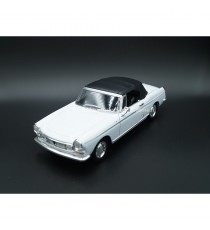 PEUGEOT 404 CABRIOLET 1963 BLANC 1/24 WELLY