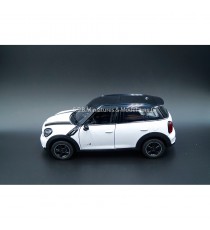 MINI COOPER S CONTRYMAN R60 WHITE BLACK ROOF 1:24 RASTAR left side