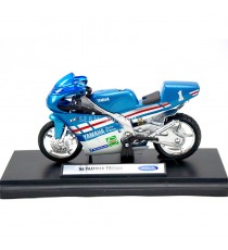 YAMAHA TZ 250M 1994 BLEU 1:18 WELLY côté gauche