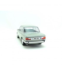 BMW 2000 Ti (TYPE 120) GRIS CLAIR 1966 1:18 MCG vue arrière