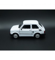 FIAT 126 BLANCHE  - 1:24 WELLY côté gauche