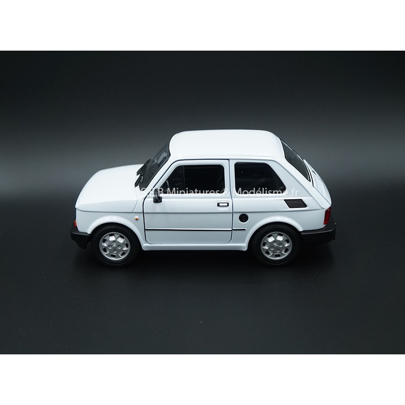 FIAT 126 BLANCHE - 1:24 WELLY côté gauche FIAT 126 BLANCHE - 1:24 WELLY côté gauche