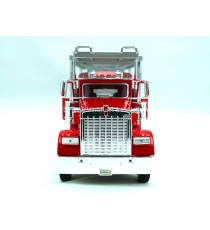 CAMION KENWORTH W900 ROUGE PORTE VOITURES -1:32 WELLY vue avant