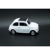FIAT 500 FROM 1957 WHITE 1:24-27 WELLY right side