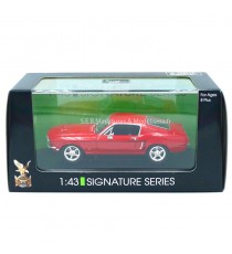 FORD MUSTANG GT 2+2 FASTBACK DE 1968 ROUGE -1:43 LUCKY DIE CAST sous blister