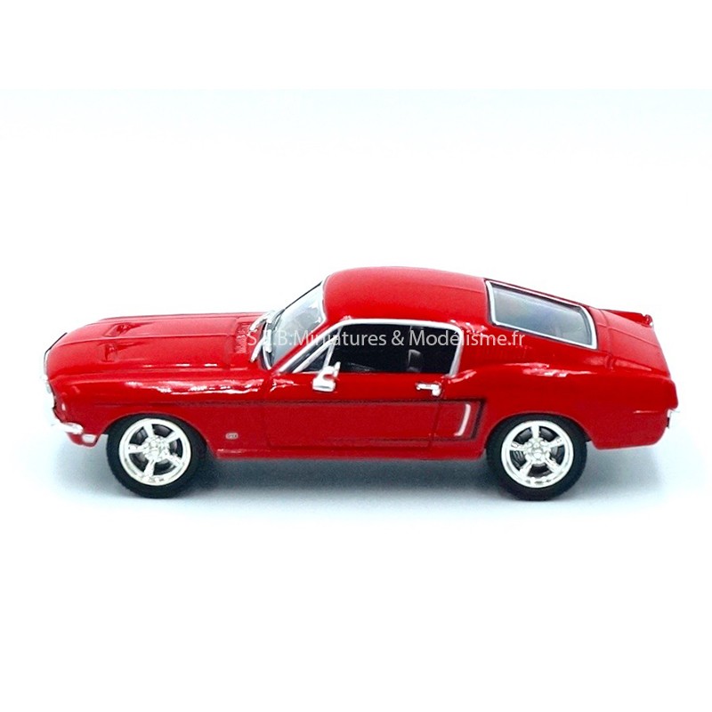 FORD MUSTANG GT 2+2 FASTBACK DE 1968 ROUGE -1:43 LUCKY DIE CAST côté gauche FORD MUSTANG GT 2+2 FASTBACK DE 1968 ROUGE -1:43 LUCKY DIE CAST côté gauche
