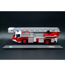 MAGIRUS IVECO DLK 2312 POMPIERS FRANCKFORT GRANDE ECHELLE - 1:43 IXO-MODELS côté gauche