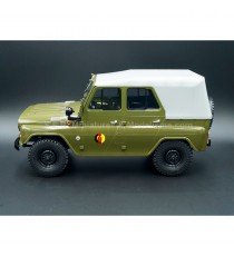 JEEP UAZ 469 NVA MILITARY AMBULANCE 1:18 PREMIUM CLASSIXXs  left side