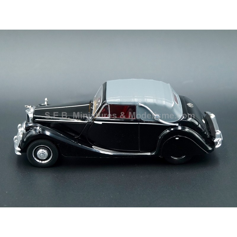 JAGUAR MK V 3,5L DHC CONVERTIBLE NOIR 1:43 IXO-MODELS côté gauche JAGUAR MK V 3,5L DHC CONVERTIBLE NOIR 1:43 IXO-MODELS côté gauche