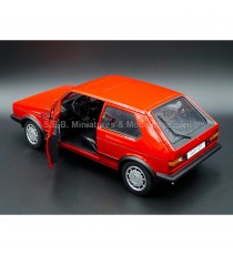 VW VOLKSWAGEN GOLF GTI 1800 série 1 ROUGE 1984 1:18 WELLY porte ouverte