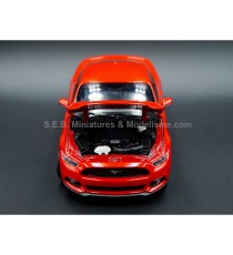 FORD MUSTANG GT 2015 ROUGE 1:24 WELLY capot ouvert