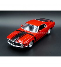 FORD MUSTANG BOSS 302 ROUGE 1970 1:24 WELLY avant gauche