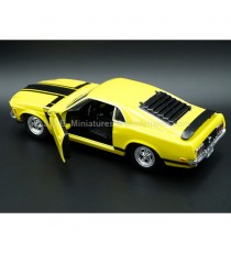 FORD MUSTANG BOSS 302 JAUNE 1970 1:24 WELLY porte ouverte