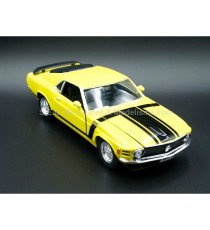 FORD MUSTANG BOSS 302 JAUNE 1970 1:24 WELLY avant droit