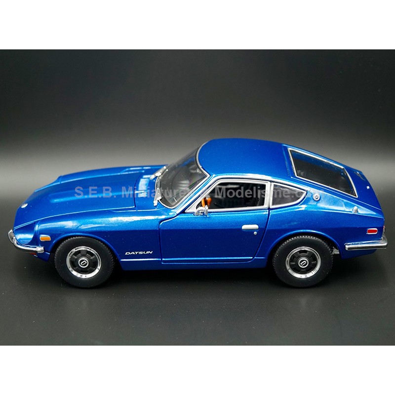 DATSUN 240 Z 1971 BLEUE 1:18 MAISTO côté gauche