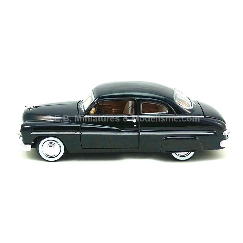 MERCURY COUPE DE 1949 NOIR 1:24 MOTORMAX côté gauche